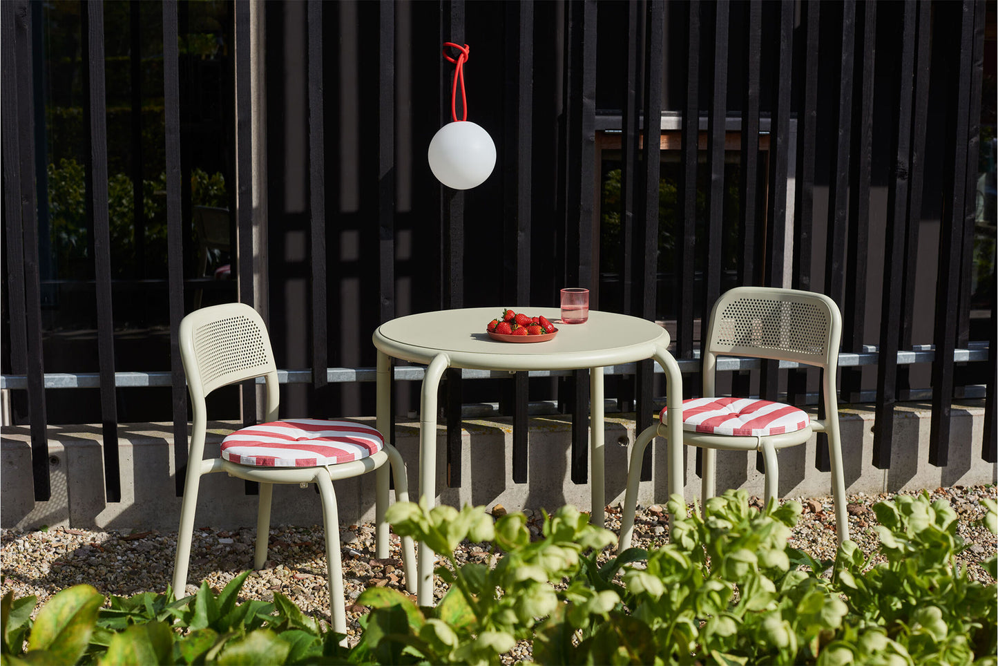 Toní Bistreau Gartentisch